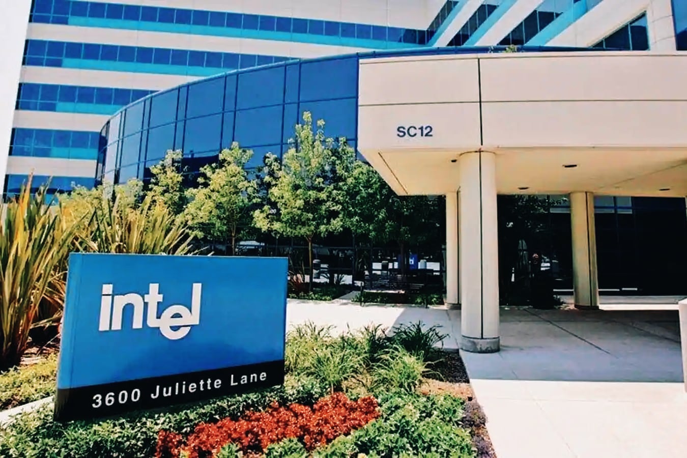 Intel-ის პროცესორები ისე ცუდად იყიდება, რომ კომპანიამ აღმასრულებელი დირექტორის ხელფასი 25%-ით შეამცირა.