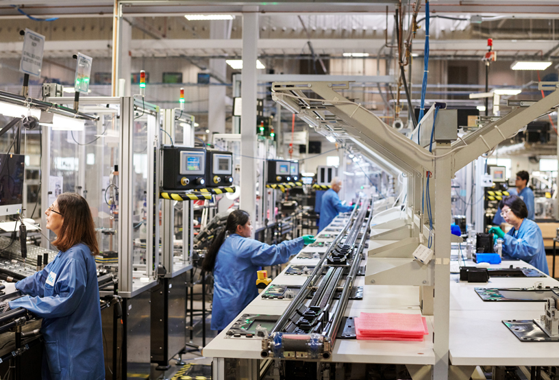 Apple 500 მილიარდ დოლარზე მეტ ინვესტიციას განახორციელებს აშშ-ში წარმოების გაფართოებისთვის და შექმნის 20 ათას ახალ სამუშაო ადგილს