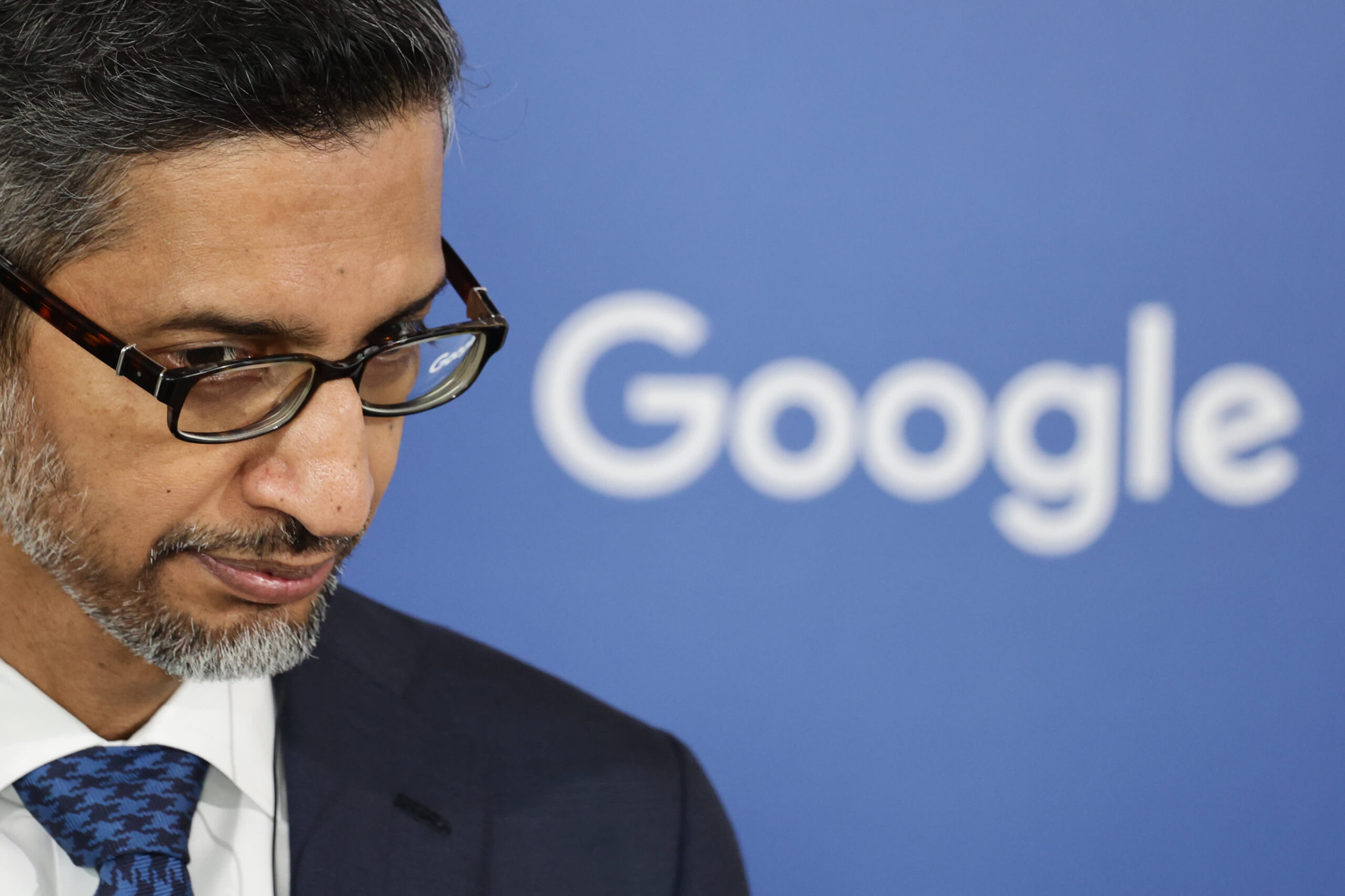 Google-ის აქციები 8%-ით გაიზარდა მას შემდეგ, რაც საძიებო გიგანტმა ანტიმონოპოლიურ საქმეში უმძიმესი სასჯელი აიცილა თავიდან