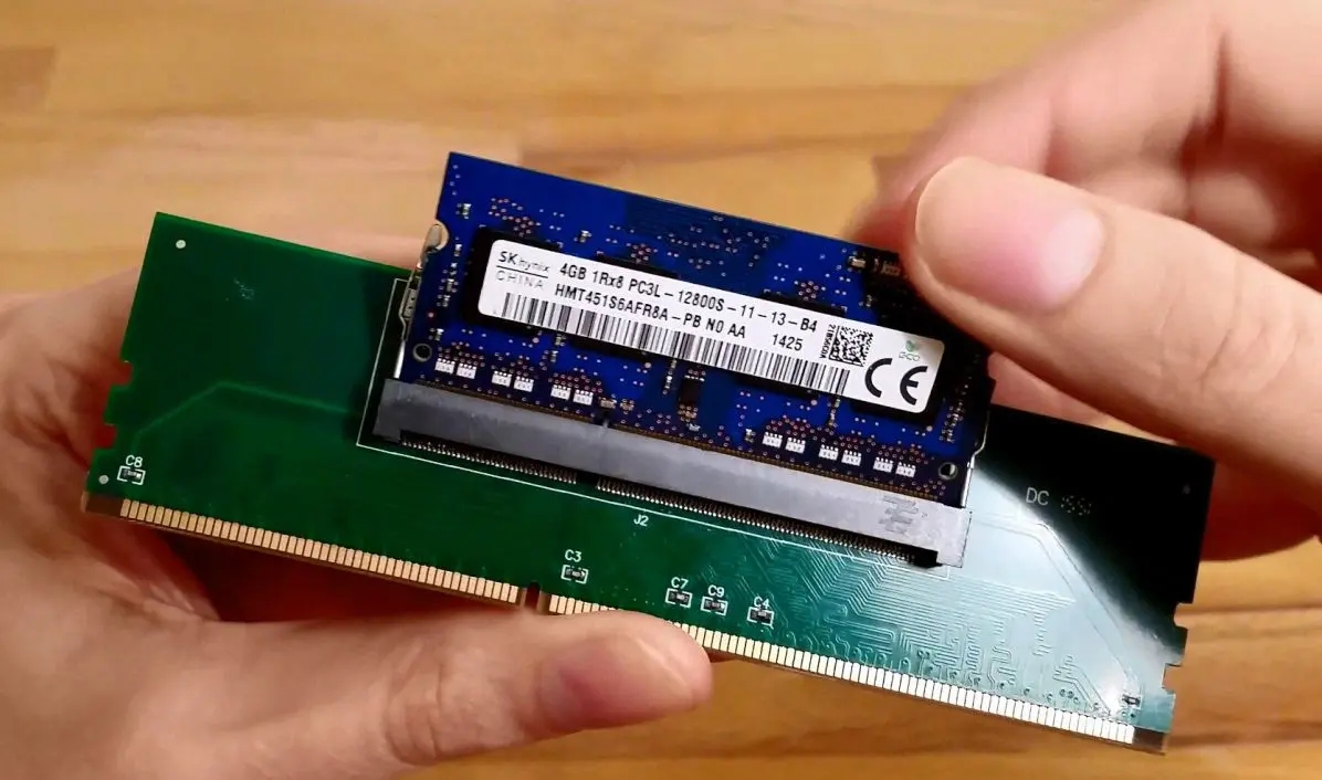 პერსონალური კომპიუტერების ოპერატიული მეხსიერების გაძვირების გამო, მომხმარებლებმა დაიწყეს ლეპტოპის SODIMM მოდულების შეძენა SODIMM-to-DIMM ადაპტერებთან ერთად
